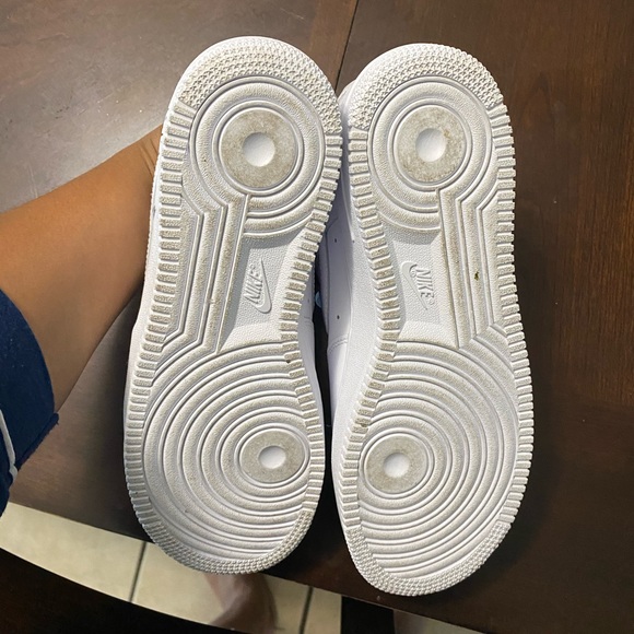 SOLD Men’s Size 8 White Air Force One - Picture 4 of 4